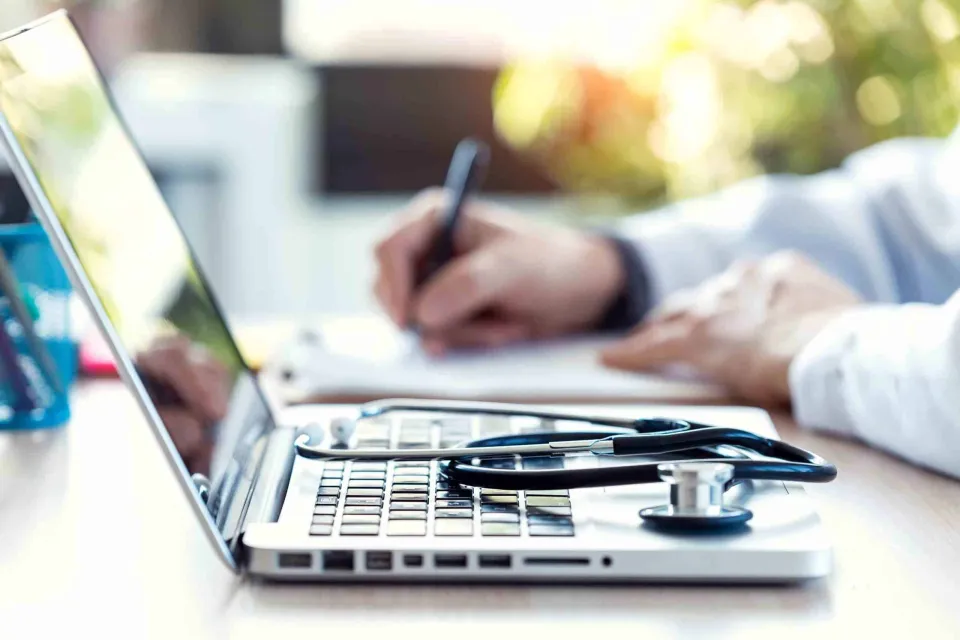 5-ferramentas-que-ajudarao-a-realizar-o-marketing-digital-da-sua-clinica.jpg
